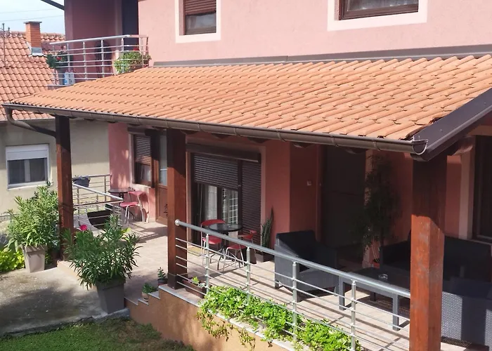 2 アパート ゴルバッツ